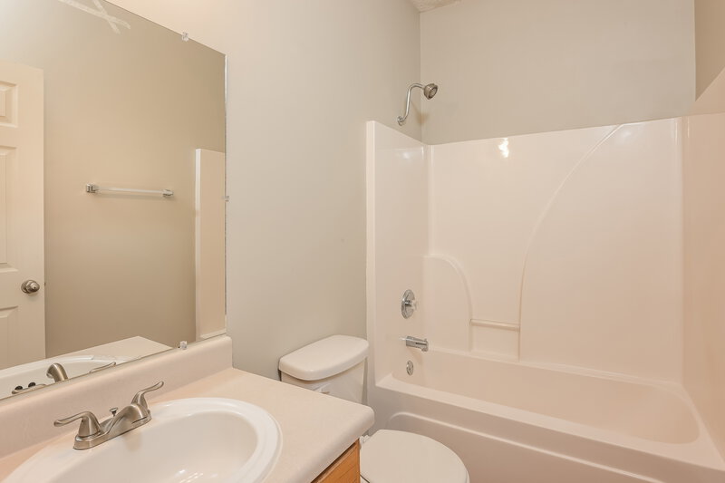 1,640/Mo, 714 Patriots Point Street Locust Grove, GA 30248 Bathroom View