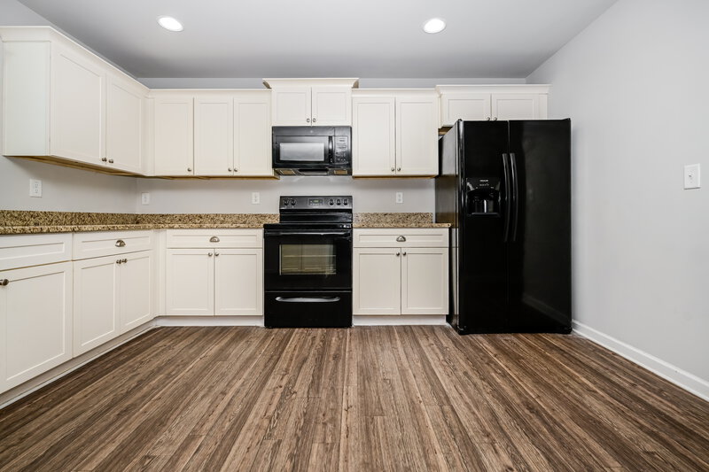 1,915/Mo, 405 Invector Court Locust Grove, GA 30248 Kitchen View 2