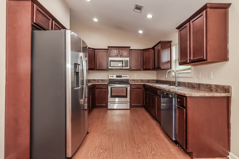 2,300/Mo, 202 Comet Court Dallas, GA 30157 Kitchen View