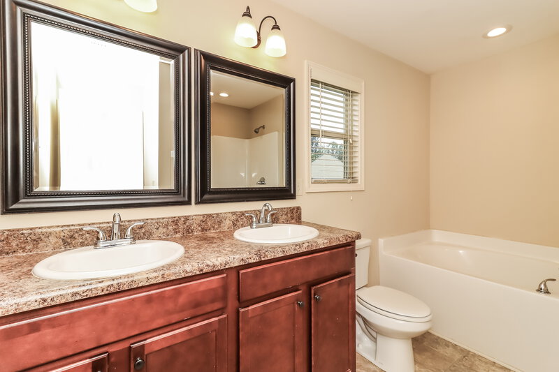 2,300/Mo, 202 Comet Court Dallas, GA 30157 Main Bedroom View 3