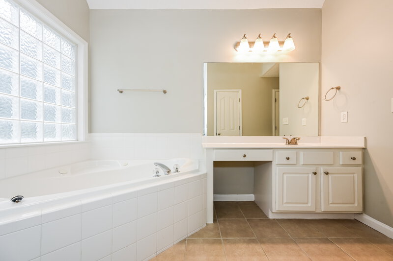 3,430/Mo, 361 Vista Creek Drive Stockbridge, GA 30281 Main Bathroom View