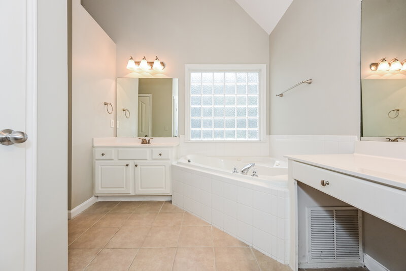 3,430/Mo, 361 Vista Creek Drive Stockbridge, GA 30281 Main Bathroom View 2