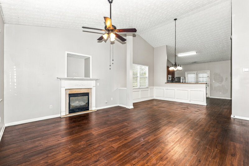 1,840/Mo, 1317 Winwood Drive McDonough, GA 30253 Living Room View