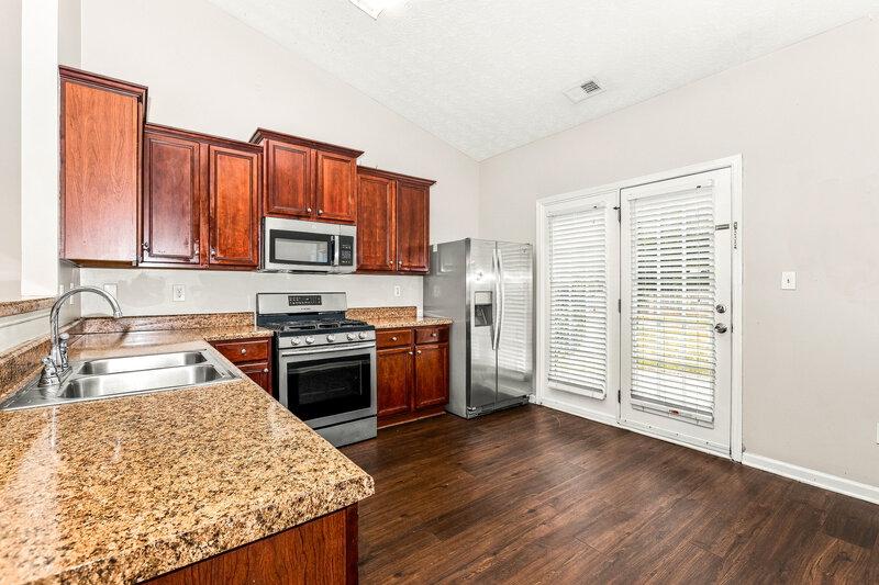 1,840/Mo, 1317 Winwood Drive McDonough, GA 30253 Kitchen View