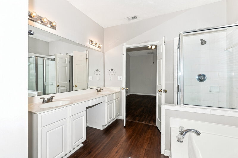 1,840/Mo, 1317 Winwood Drive McDonough, GA 30253 Primary Bathroom View