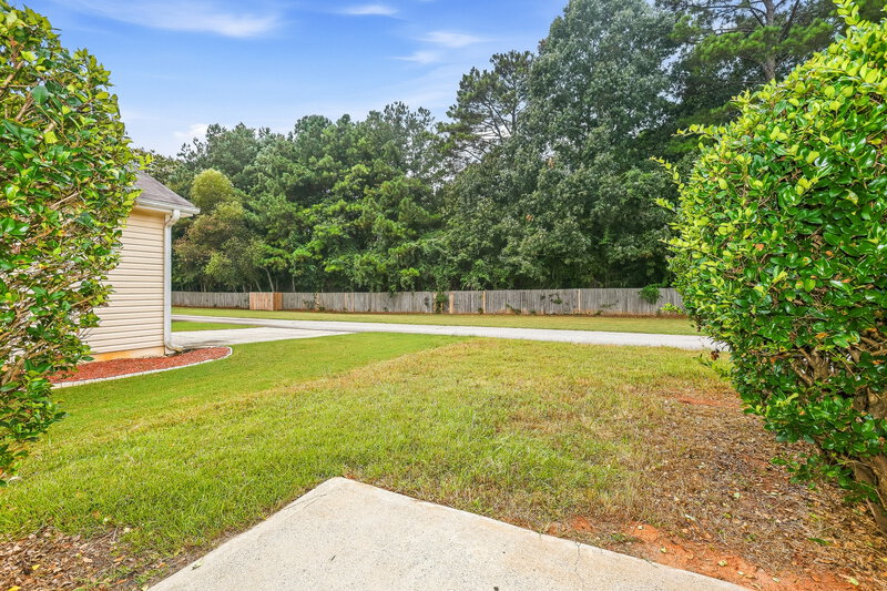 1,840/Mo, 1317 Winwood Drive McDonough, GA 30253 Backyard View