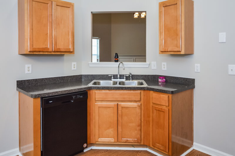 1,840/Mo, 524 Gonzaga Circle Hampton, GA 30228 Kitchen View 2