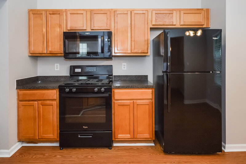 1,840/Mo, 524 Gonzaga Circle Hampton, GA 30228 Kitchen View 3