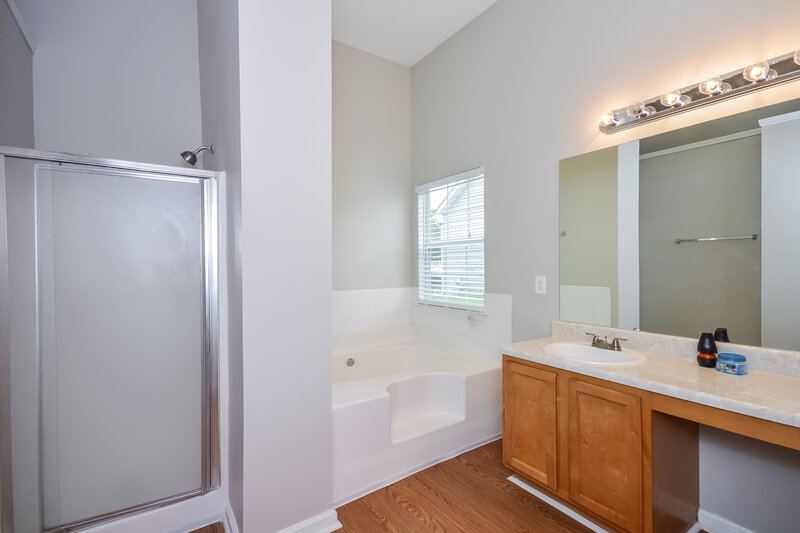 1,840/Mo, 524 Gonzaga Circle Hampton, GA 30228 Master Bathroom View 2