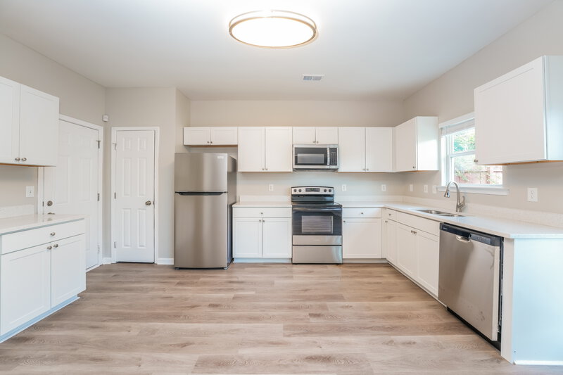 2,405/Mo, 793 Lobdale Falls Dr Lawrenceville, GA 30045 Kitchen View