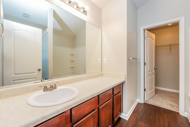 2,405/Mo, 793 Lobdale Falls Dr Lawrenceville, GA 30045 Main Bathroom View