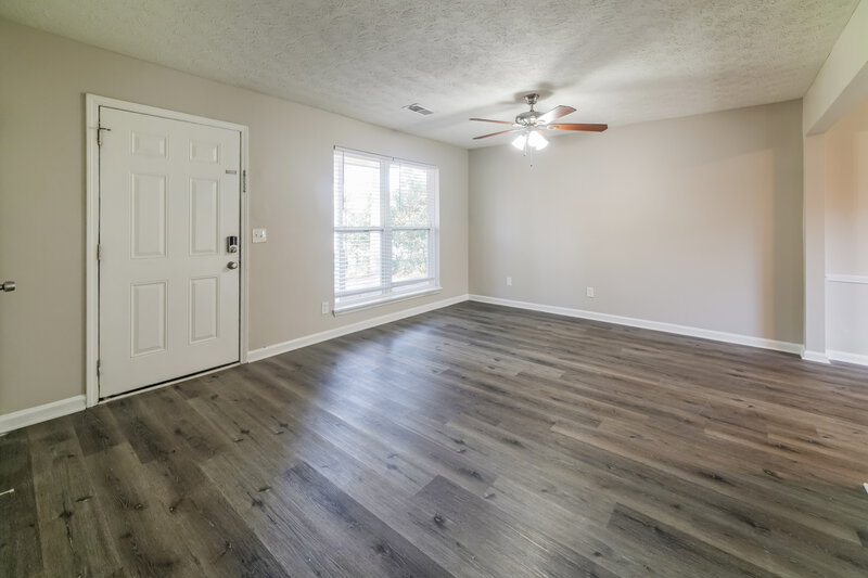 1,785/Mo, 300 Northmeade Dr Peachtree City, GA 30269 Living Room View