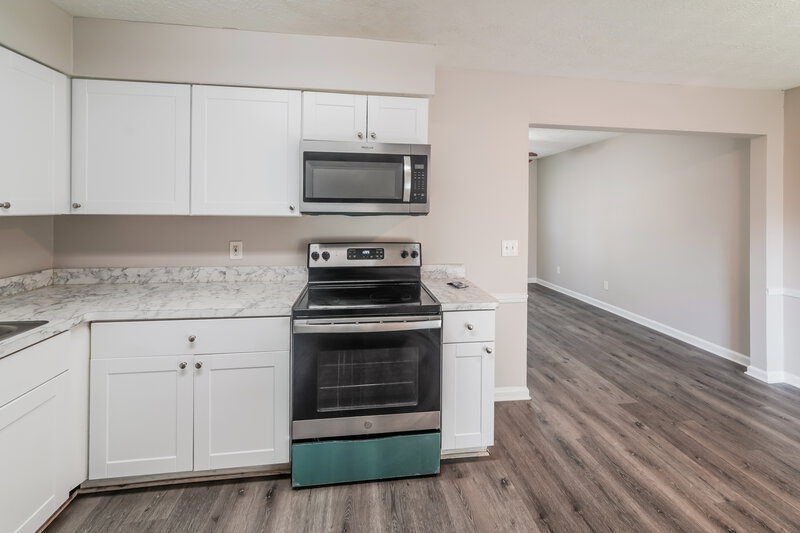 1,785/Mo, 300 Northmeade Dr Peachtree City, GA 30269 Kitchen View 2