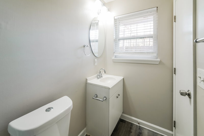 1,785/Mo, 300 Northmeade Dr Peachtree City, GA 30269 Bathroom View 2