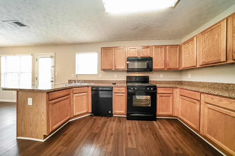 2,370/Mo, 5175 Tussahaw Xing McDonough, GA 30252 Kitchen View