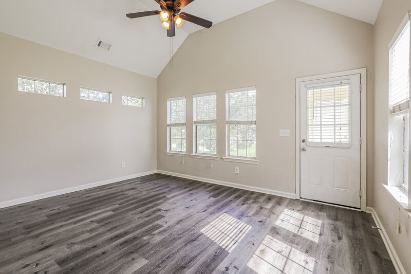 1,775/Mo, 604 Brookwater Drive Stockbridge, GA 30281 Living Room View