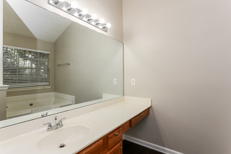 2,230/Mo, 2350 Larpent Court Dacula, GA 30019 Main Bathroom View
