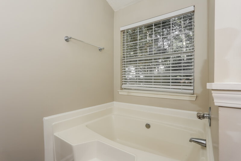 2,230/Mo, 2350 Larpent Court Dacula, GA 30019 Main Bathroom View 2