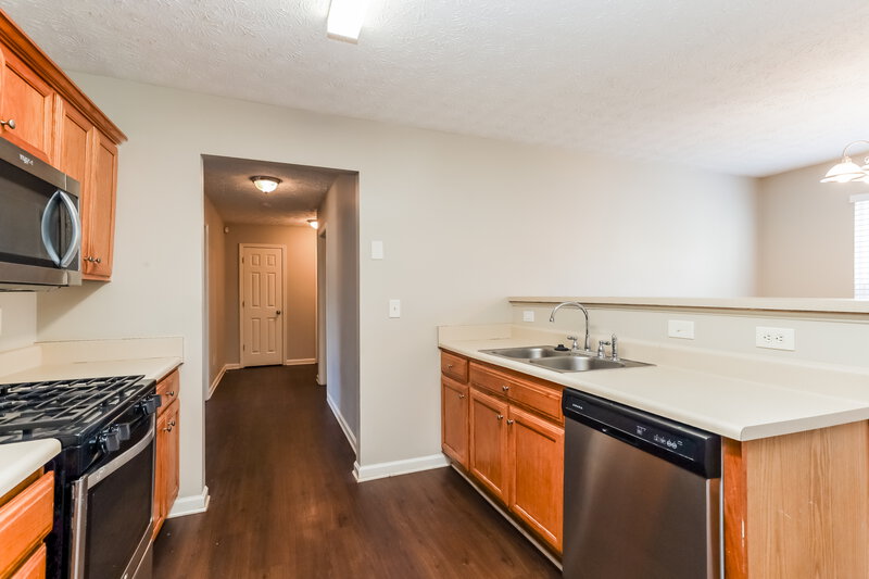 1,750/Mo, 1825 Neighborhood Walk McDonough, GA 30252 Kitchen View