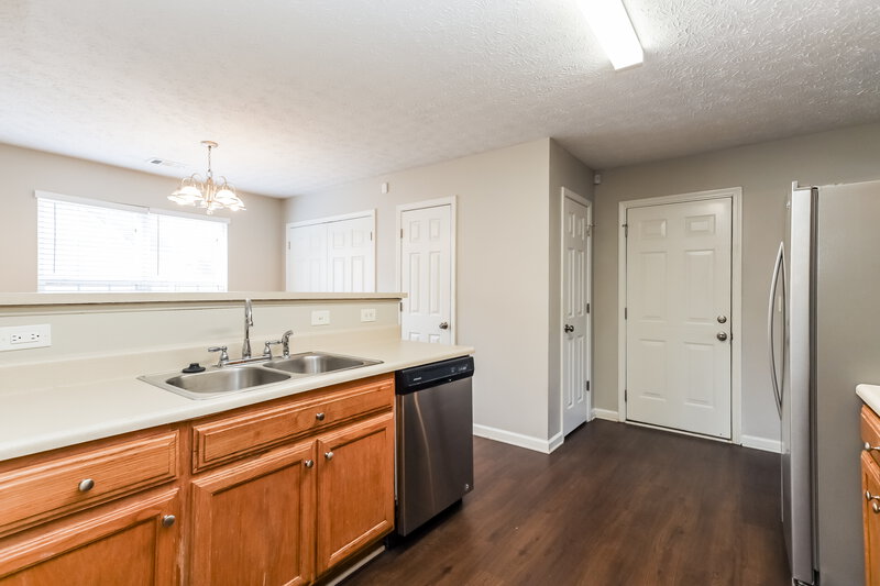 1,750/Mo, 1825 Neighborhood Walk McDonough, GA 30252 Kitchen View 2