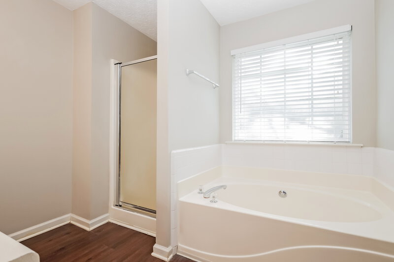 1,750/Mo, 1825 Neighborhood Walk McDonough, GA 30252 Main Bathroom View
