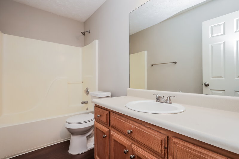1,750/Mo, 1825 Neighborhood Walk McDonough, GA 30252 Bathroom View