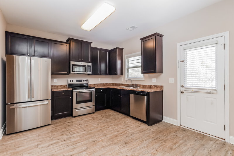 2,075/Mo, 637 Stevens Place McDonough, GA 30252 Kitchen View