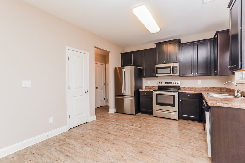 2,075/Mo, 637 Stevens Place McDonough, GA 30252 Kitchen View 2