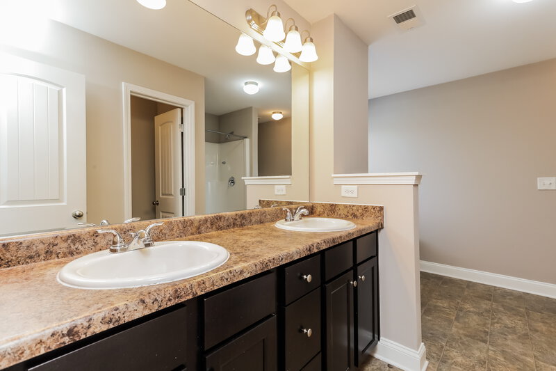 2,075/Mo, 637 Stevens Place McDonough, GA 30252 Main Bathroom View