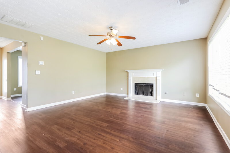 2,280/Mo, 210 Greenland Drive McDonough, GA 30253 Living Room View