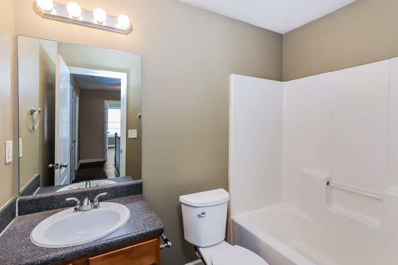 2,280/Mo, 210 Greenland Drive McDonough, GA 30253 Bathroom View