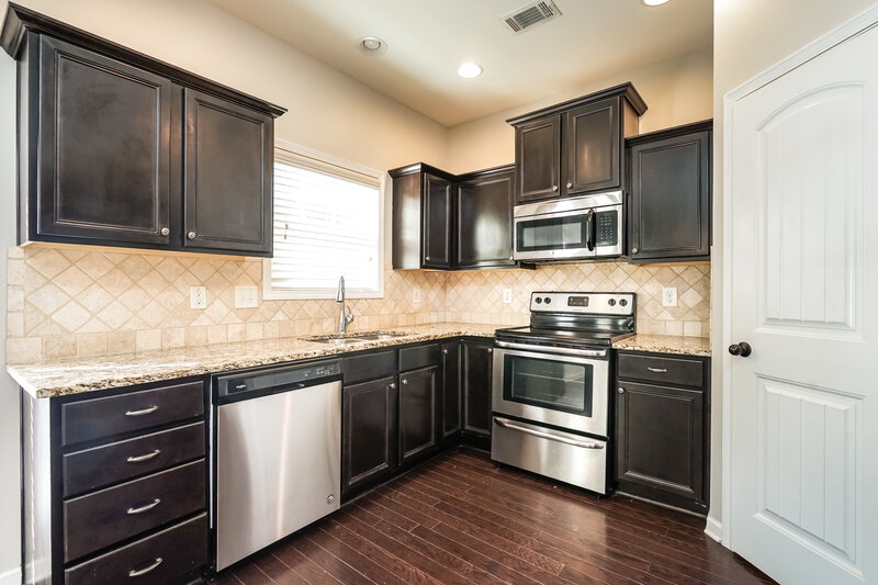 2,360/Mo, 377 Cliffhaven Circle Newnan, GA 30263 Kitchen View 2