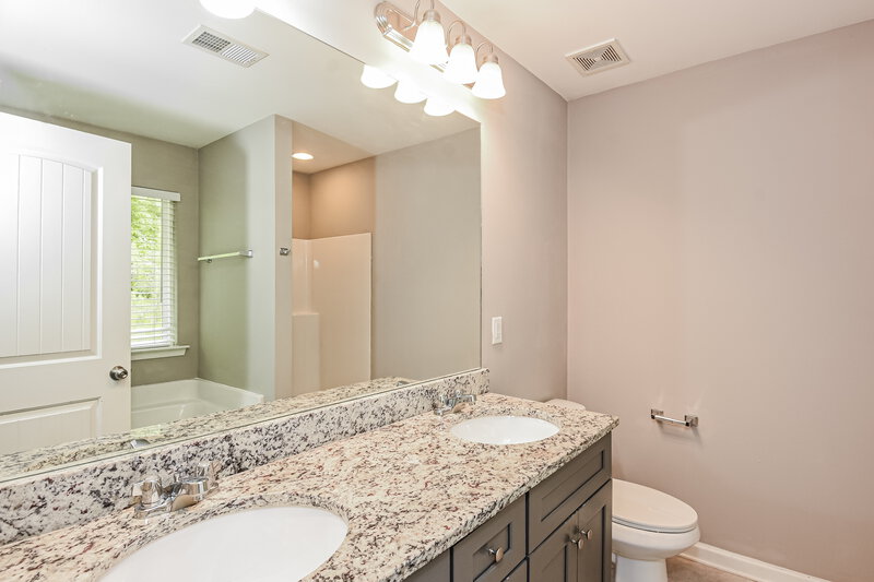 2,160/Mo, 466 Fieldcrest Drive Dallas, GA 30132 Main Bathroom View