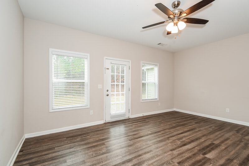 2,030/Mo, 19 Castlemoor Loop Adairsville, GA 30103 Living Room View