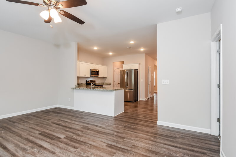 2,030/Mo, 19 Castlemoor Loop Adairsville, GA 30103 Living Room View 2