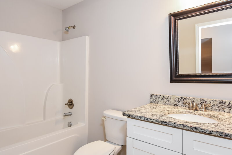 2,030/Mo, 19 Castlemoor Loop Adairsville, GA 30103 Bathroom View