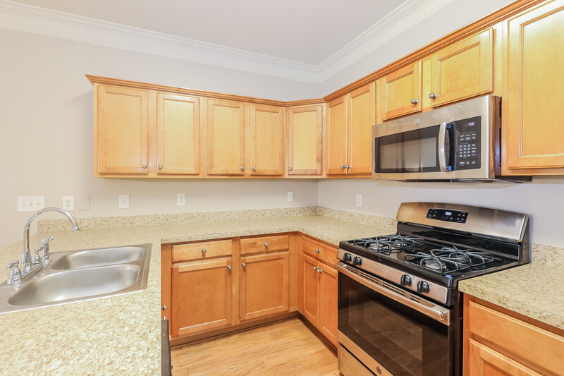 2,175/Mo, 295 Monarch Village Way Stockbridge, GA 30281 Kitchen View