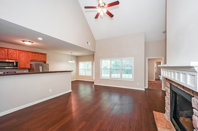 1,910/Mo, 23 Bedford Park Drive Newnan, GA 30263 Living Room View