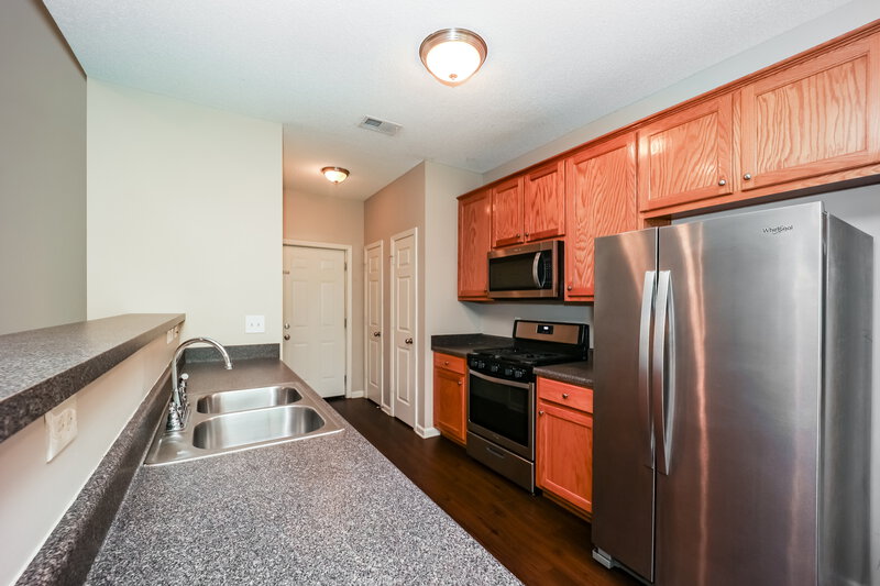 1,910/Mo, 23 Bedford Park Drive Newnan, GA 30263 Kitchen View