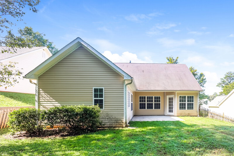 1,910/Mo, 23 Bedford Park Drive Newnan, GA 30263 Rear View