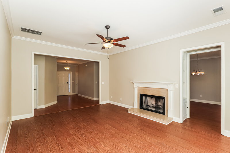 2,085/Mo, 31 Village Park Dr Newnan, GA 30265 Living Room View 2