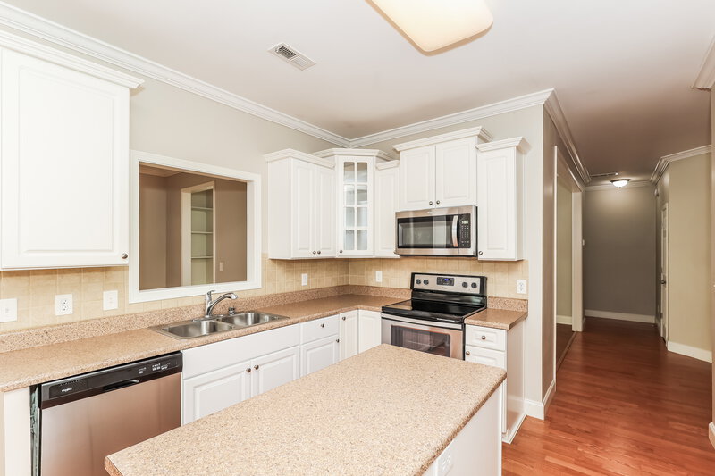 2,085/Mo, 31 Village Park Dr Newnan, GA 30265 Kitchen View 2