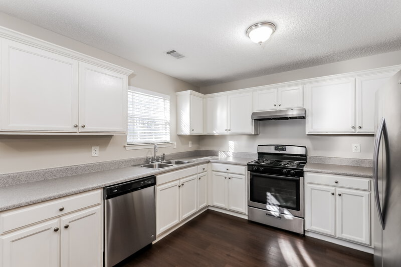 1,680/Mo, 240 Galway Lane Hampton, GA 30228 Kitchen View