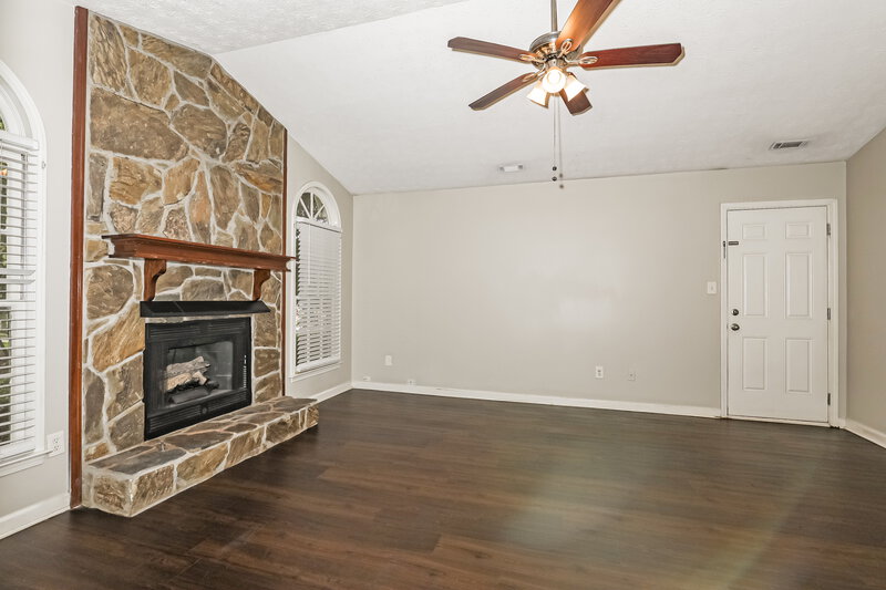 1,675/Mo, 465 Rosehill Drive McDonough, GA 30253 Living Room View