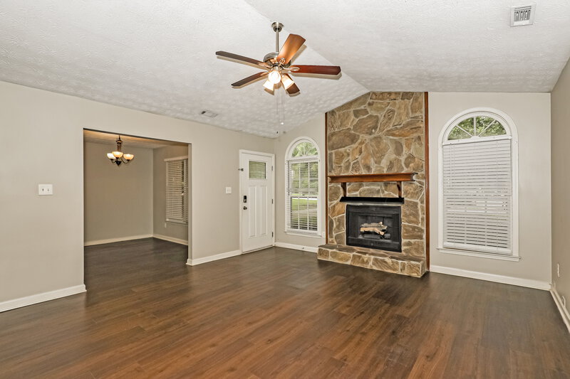 1,675/Mo, 465 Rosehill Drive McDonough, GA 30253 Living Room View 2