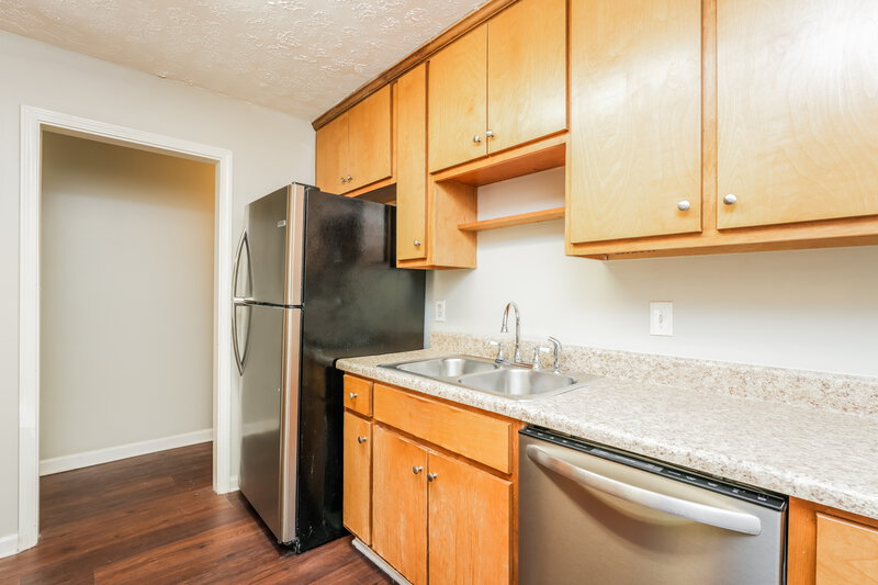 1,830/Mo, 465 Rosehill Drive McDonough, GA 30253 Kitchen View 2