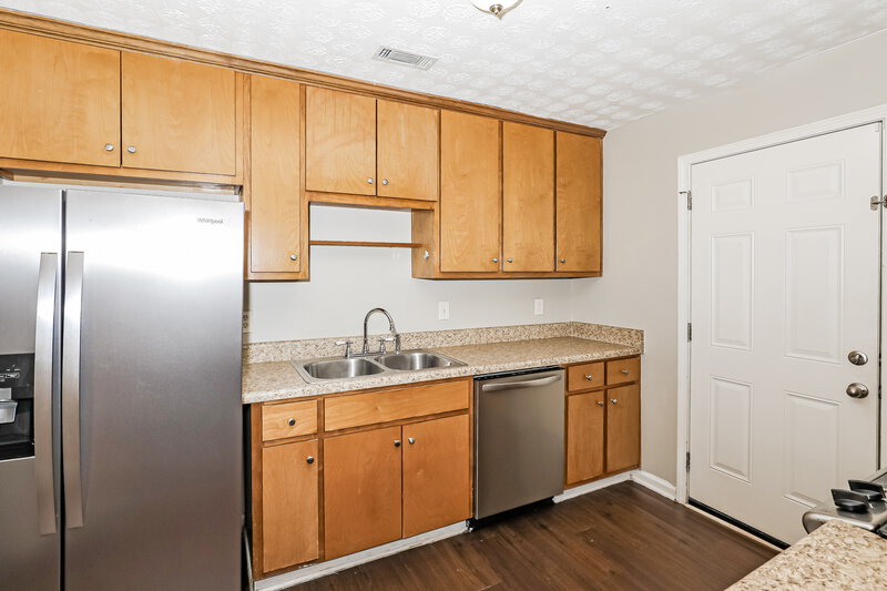 1,675/Mo, 465 Rosehill Drive McDonough, GA 30253 Kitchen View