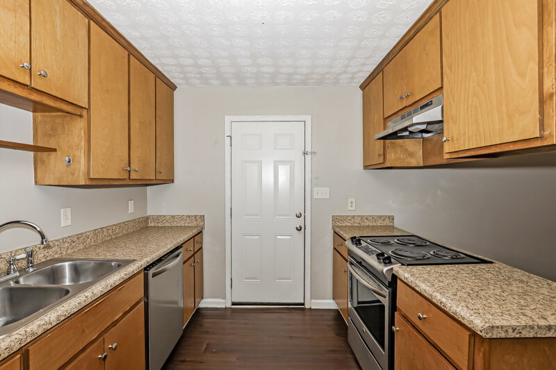 1,675/Mo, 465 Rosehill Drive McDonough, GA 30253 Kitchen View 2