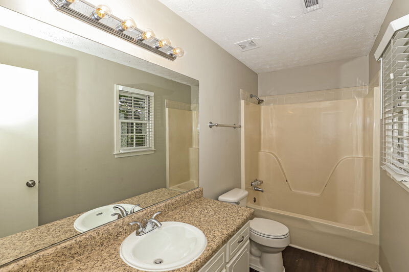 1,675/Mo, 465 Rosehill Drive McDonough, GA 30253 Main Bathroom View