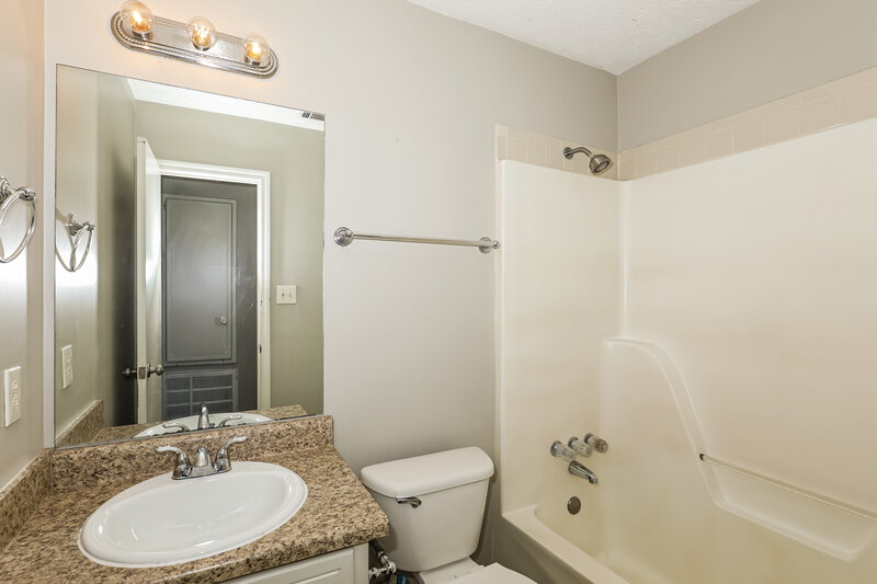 1,675/Mo, 465 Rosehill Drive McDonough, GA 30253 Bathroom View